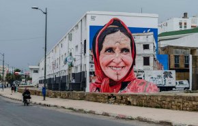 شاهد ماذا حلّ بجدران شوارع الرباط المغربية!