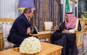 دیدار وزیر خارجه الجزایر با پادشاه سعودی
