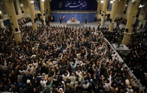 هزاران نفر از معلمان سراسر کشور با رهبر انقلاب اسلامی دیدار کردند
