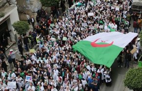 هزاران نفر در الجزائر تظاهرات کردند