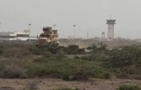 حمله توپخانه‌ای ائتلاف سعودی-اماراتی به فرودگاه الحدیده
