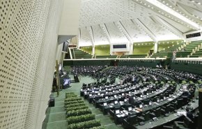 البرلمان يبدأ إجراءات استجواب الرئيس روحاني حول الخصخصة