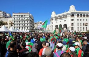 تعثر حل الازمة السياسية في الجزائر