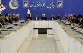 روحانی: بزرگترین قدرت برای دفاع از نظام، مردم ایران هستند/ از قدرت حقوقدانان باید برای مقابله با مشکلات جنگ اقتصادی آمریکا علیه ملت استفاده کرد