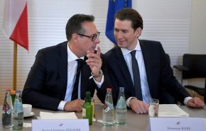 دعوات لإجراء انتخابات برلمانية عاجلة بالنمسا 