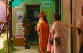 بالفيديو.. إغلاق آخر مراكز الاقتراع في الانتخابات تشريعية الهندية