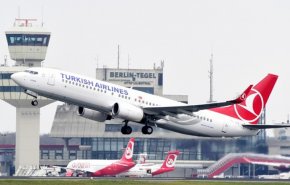 شاهد: طائرة تركية ترتطم بعمود في مطار اسطنبول الجديد 
