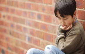10 نصائح للتعامل مع طفل يعاني الاكتئاب