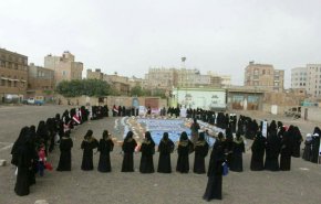 شاهد العيدية السنوية الكبرى التي اعدتها نساء اليمن للمقاتلين