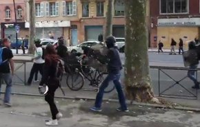 حمله پلیس فرانسه به خبرنگار راشاتودی