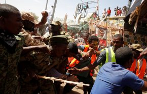 شاهد: العسكري السوداني ينشر الفوضى الدموية ويتغنى بالحوار