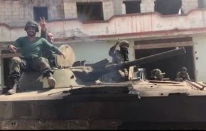 شاهد كيف حوّل الجيش السوري التركستانيين إلى أشلاء (فيديو +18)