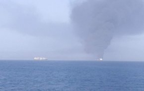 تفاصيل الهجوم على ناقلتي نفط في بحر عمان + صورة
