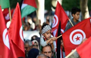 بالفيديو: الشعب التونسي يثور ضد المطبعين مع الصهاينة