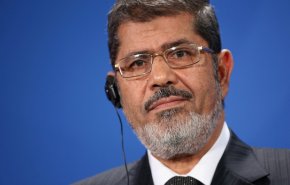 پیکر محمد مرسی بیش از 20 دقیقه روی زمین افتاده بود
