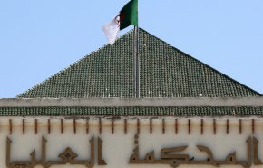 الجزائر.. التحقيق مع 25 شخصا بقضايا فساد