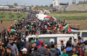 الفلسطينيون في غزة يتوافدون ضمن فعاليات مسيرات العودة