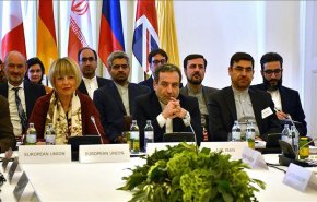 ايران تواصل خفض تعهداتها في إطار خطة العمل المشترکة