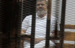 تقديم شهادة وفاة الرئيس المصري الأسبق محمد مرسي للمحكمة
