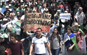 طلاب جزائريون تظاهروا ليوم الثلاثاء الـ19 على التوالي ضد النظام