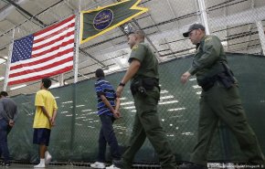 الشرطة الأمريكية تبدأ حملة مداهمات لإبعاد المهاجرين السريين