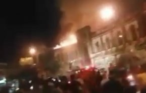 آتش‌سوزی در میدان حسن‌آباد تهران + فیلم