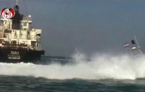 پاناما فعالیت غیرقانونی نفتکش ریاح در آب‌های هرمز را تایید کرد