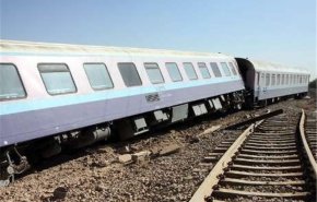 قطار خوزستان-اندیمشک از ریل خارج شد/ این حادثه تلفات جانی نداشته است