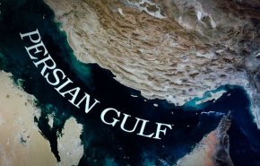 شاهد/ معركة في برنامج مباشر حول 'الخليج الفارسي' هكذا انهاها المذيع!