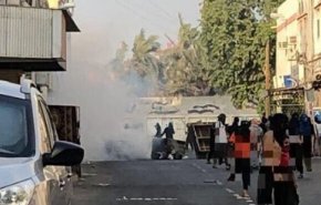 حمله وحشیانه نظامیان آل خلیفه به معترضان  بحرینی + تصاویر