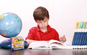 كم لغة يمكن أن يتعلمها طفلك قبل السادسة؟