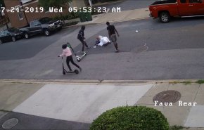 بالفيديو... لحظة الاعتداء على خمسيني مسلم في أمريكا