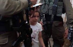 الاحتلال يستدعي طفلة  8 سنوات من الخليل للتحقيق
