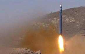 اطلاق صاروخ باليستي يمني على هدف عسكري بالدمام 