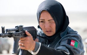 طالبان یک پلیس زن را تیرباران کرد