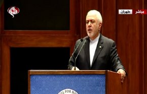 ظريف: ايران لا تستورد أمنها من الخارج