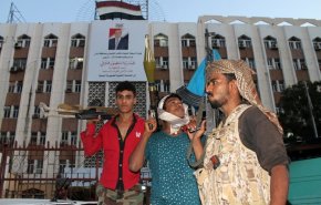 اشتباكات بين مسلحي المجلس الإنتقالي والقصر الرئاسي بعدن