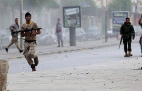 بالفيديو: معارك كر وفر بين الميليشيات في عدن