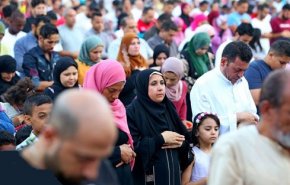 صلاة عيد مختلطة في مصر تثير جدلا! + صور
