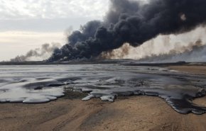 تصویر ماهواره‌ ناسا از حمله یمنی‌ها به تاسیسات نفتی عربستان/ نفت سعودی‌ها همچنان می‌سوزد!