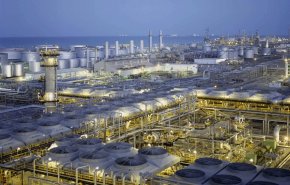 بلومبرغ: حقول النفط السعودية باتت في مرمى النار