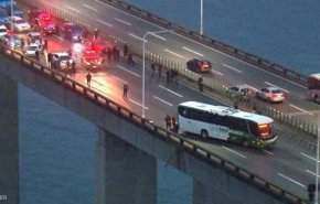 شاهد... قنص مسلح برازيلي احتجز عشرات الرهائن في حافلة