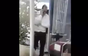 بالفيديو.. مواطن فلسطيني يخنق موظف 'إسرائيليا'
