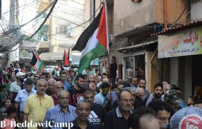 بالصور..مخيم البداوي ينتفض ويرفض اجراءات وزارة العمل اللبنانية