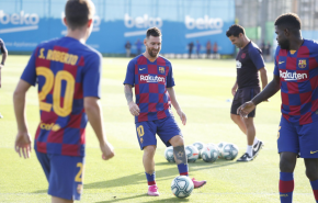 ميسي يعود إلى تدريبات برشلونة بعد إصابته في القدم اليمنى