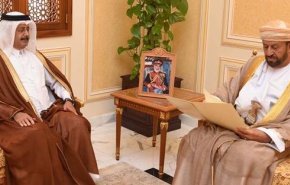 رسالة خطية من قطر للوزير المسؤول عن شؤون الدفاع العماني