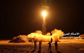 ویدیو؛ شلیک 10 موشک به فرودگاه جیزان عربستان