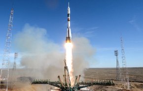 مركبة فضاء روسية تحمل إنسانًا آليًا تلتحم بالمحطة الدولية
