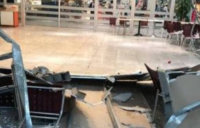 مطار جدة.. سقوط جزء من سقف في صالة الحجاج ( + صور)

