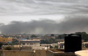 نیروهای حفتر پایتخت لیبی را بمباران کردند